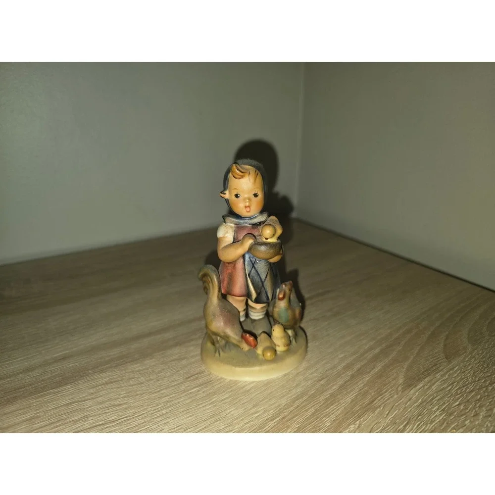 Goebel Hummel Feeding‎ Time Figurine 199/0 TMK-3 Stylized Bee West Germany